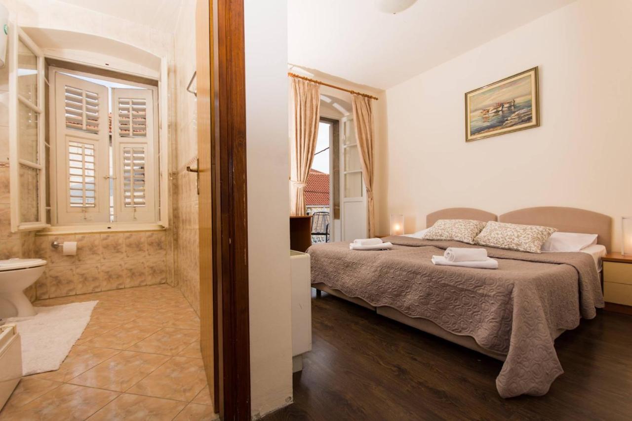 Bed and Breakfast Vila Liza Трогир Экстерьер фото