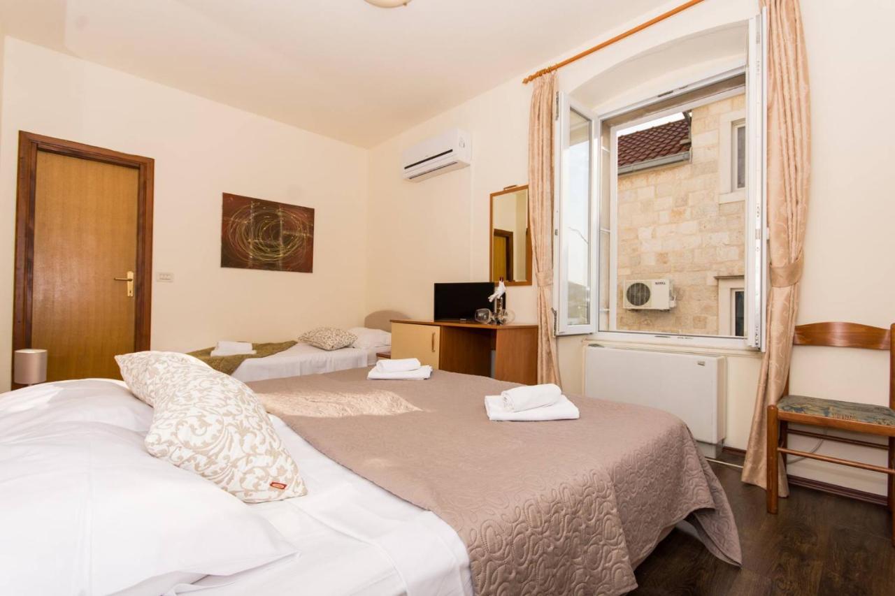 Bed and Breakfast Vila Liza Трогир Экстерьер фото
