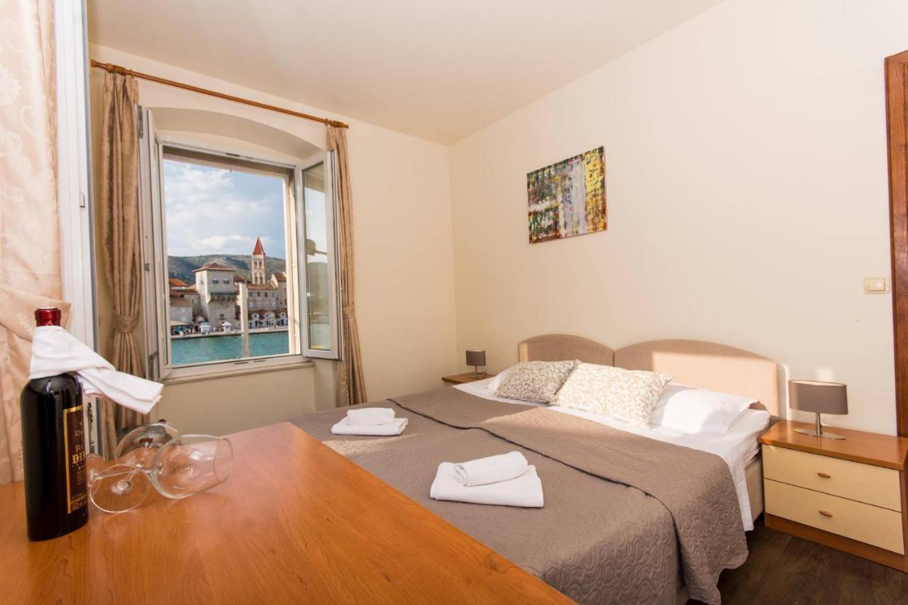 Bed and Breakfast Vila Liza Трогир Экстерьер фото
