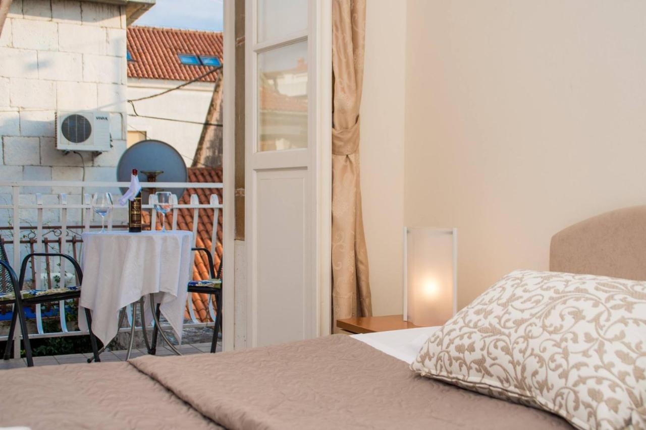 Bed and Breakfast Vila Liza Трогир Экстерьер фото