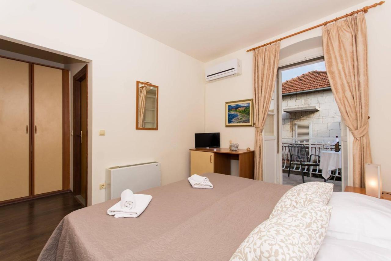 Bed and Breakfast Vila Liza Трогир Экстерьер фото
