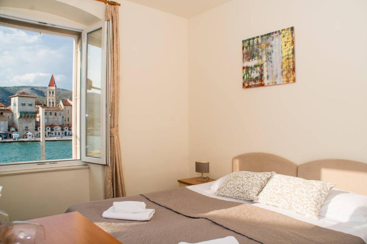 Bed and Breakfast Vila Liza Трогир Экстерьер фото
