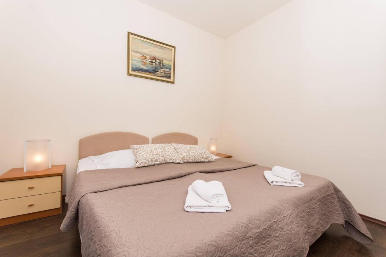 Bed and Breakfast Vila Liza Трогир Экстерьер фото