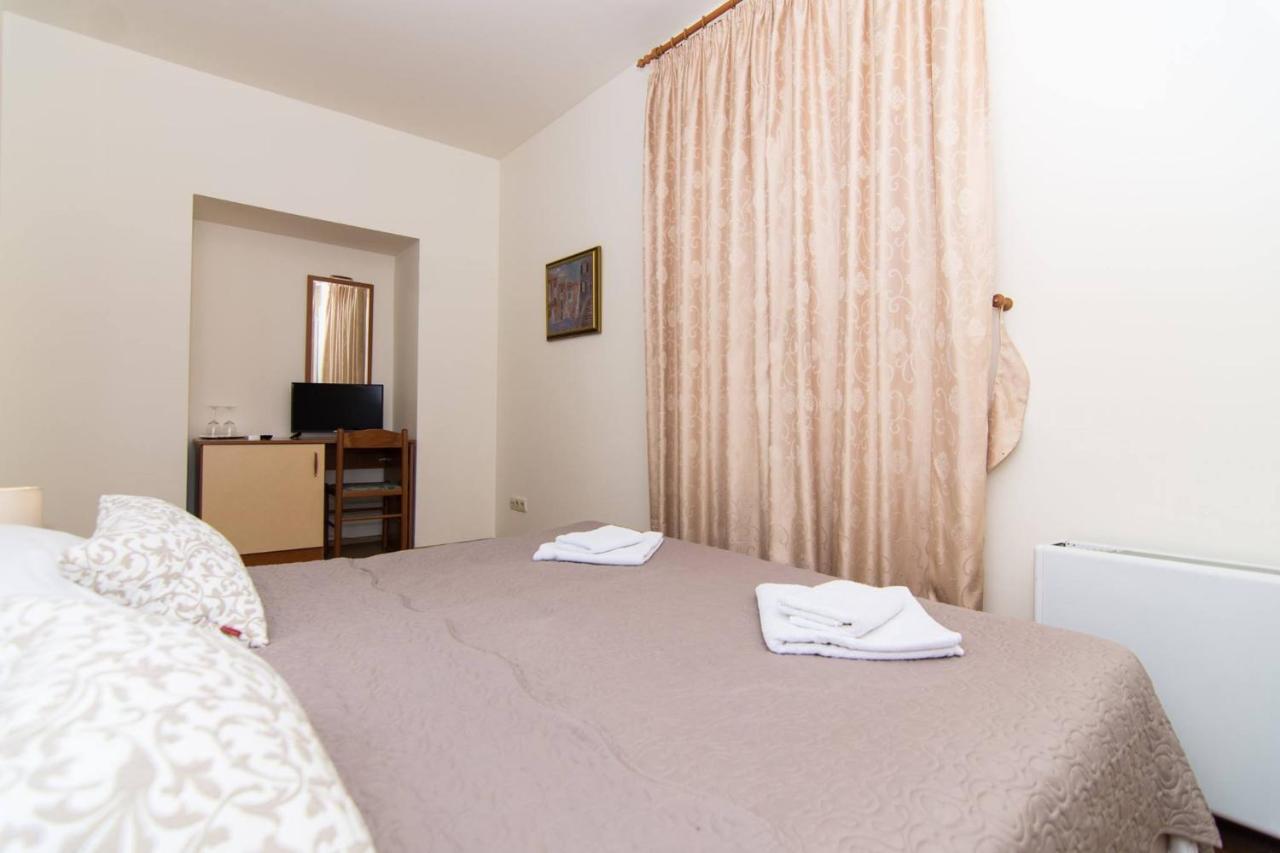 Bed and Breakfast Vila Liza Трогир Экстерьер фото