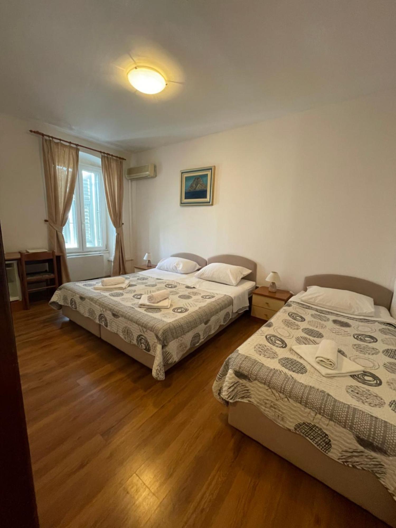 Bed and Breakfast Vila Liza Трогир Экстерьер фото