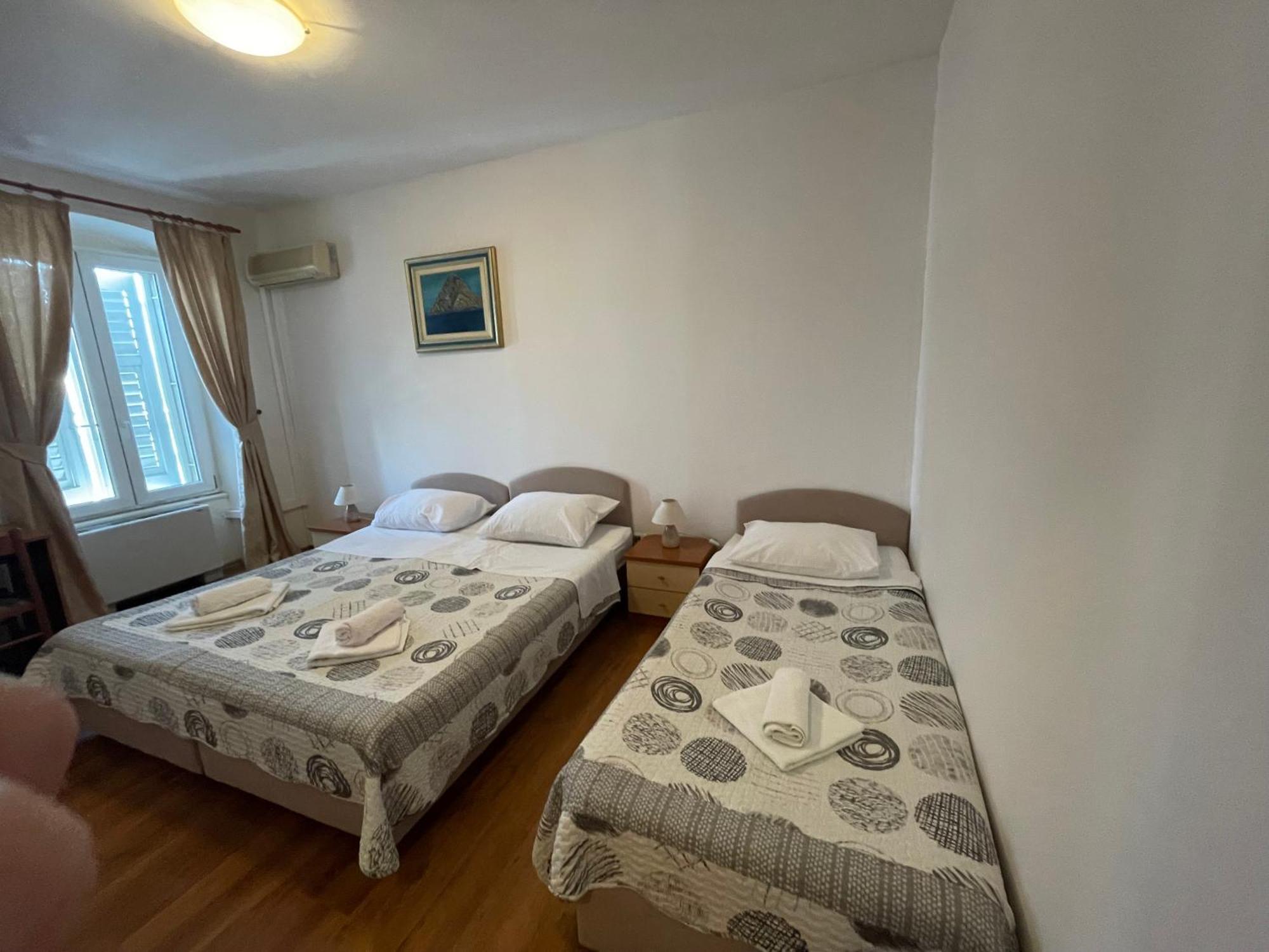 Bed and Breakfast Vila Liza Трогир Экстерьер фото