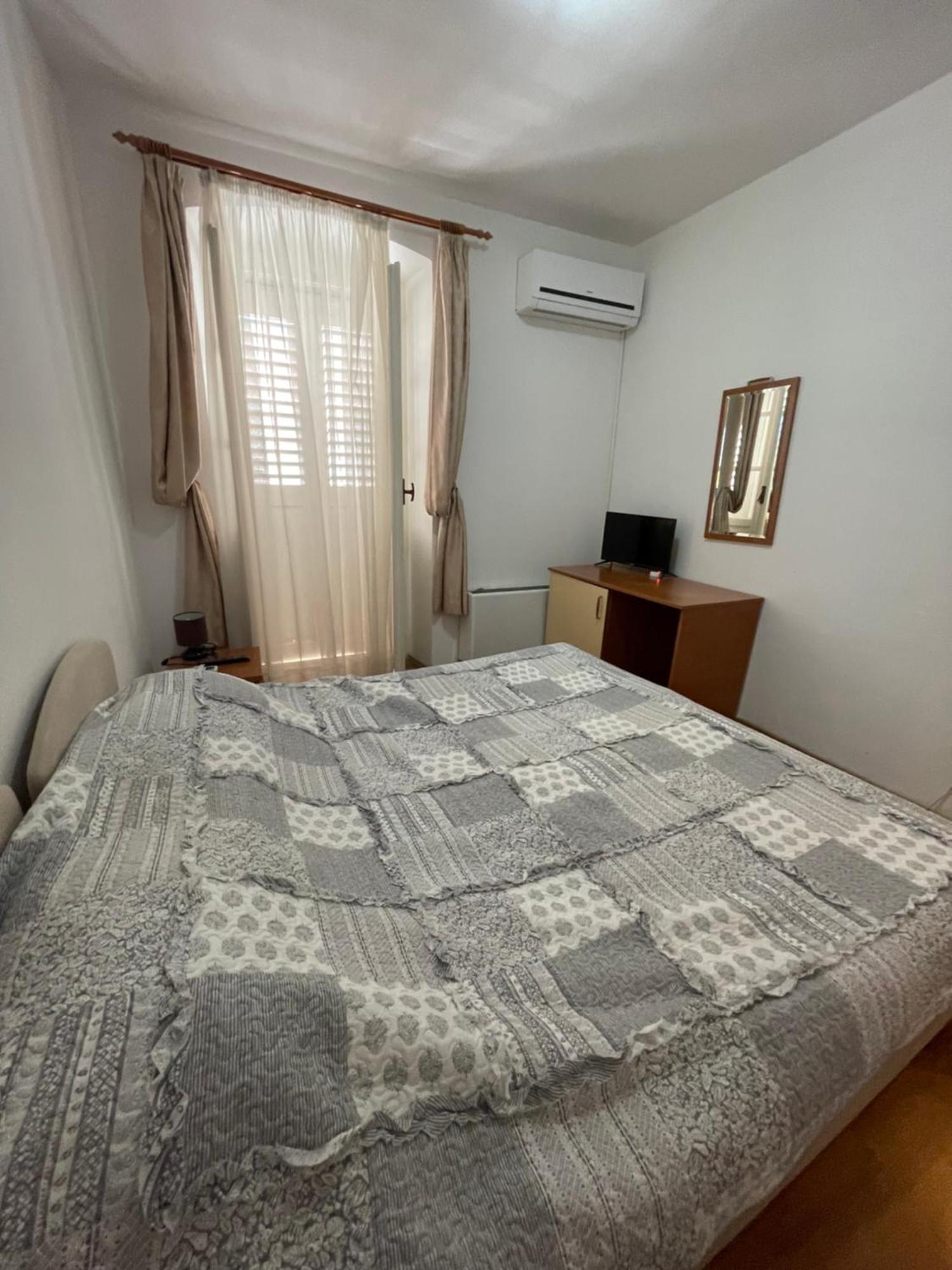 Bed and Breakfast Vila Liza Трогир Экстерьер фото